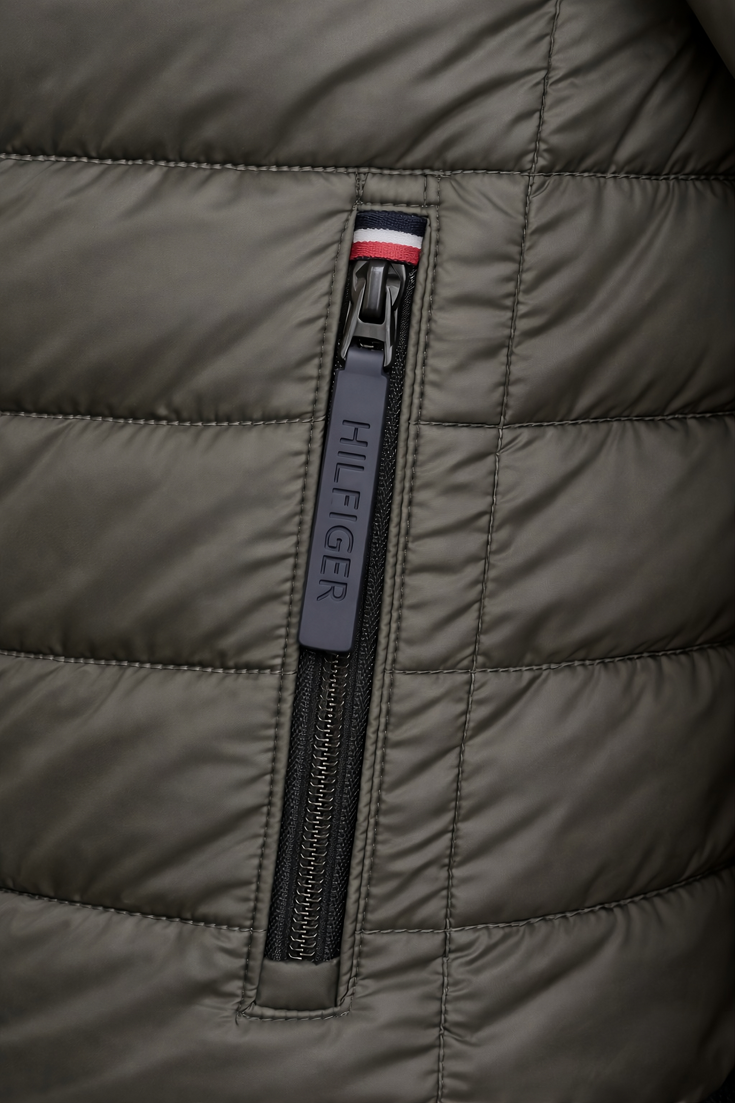 Tommy Hilfiger - Chaqueta ligera y plegable Ultra Loft - Verde Olivo