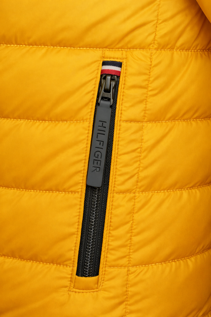 Tommy Hilfiger - Chaqueta ligera y plegable Ultra Loft - Oro amarillo